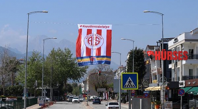 Taraftara bayrak çağrısı