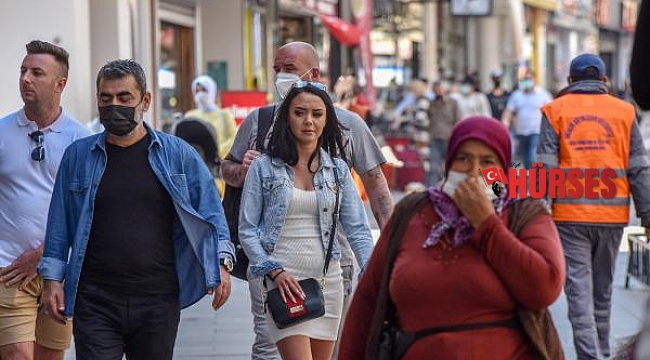 Vaka sayıları artan Antalya'da kurallar unutuldu