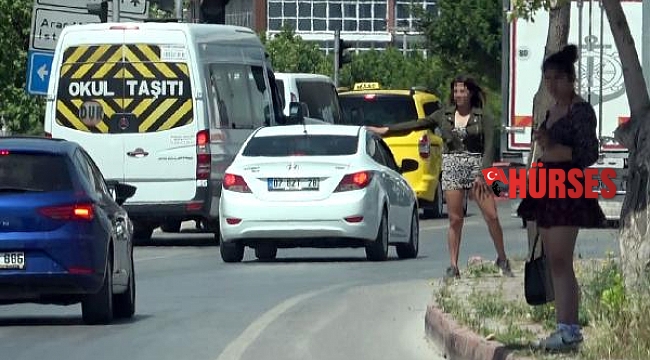 Yasağa rağmen caddede fuhuş pazarlığı