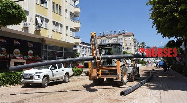 Ana caddenin altyapı sorunu çözüme kavuşuyor