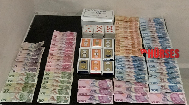 Antalya'da evde kumar oynayan 12 kişiye 110 bin 568 lira ceza