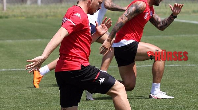 Antalyaspor, Göztepe'yi yenerek küme düşme korkusunu yaşamak istemiyor