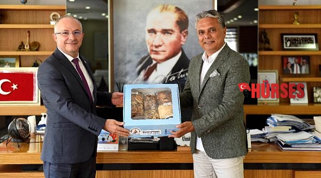 Başkan Uysal'dan KKTC Başkonsolosu'na tatlı veda