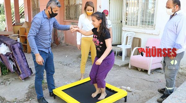 Belçika'dan otizmli çocuklara trambolin hediyesi