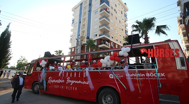 Büyükşehir'in bayram neşesi mobil konserleri sürüyor
