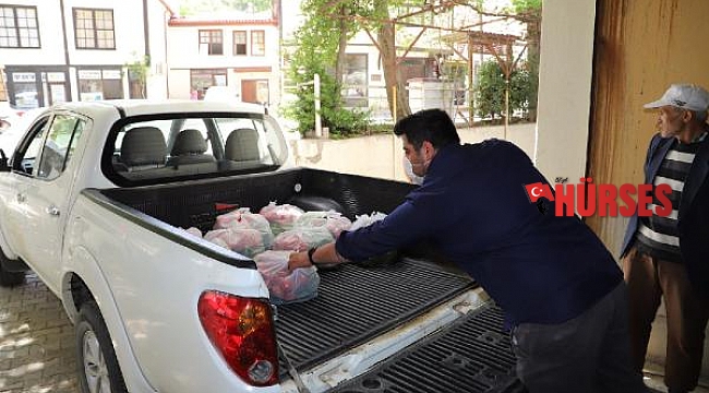 Esnafın gönderdiği sebzeler vatandaşa dağıtıldı
