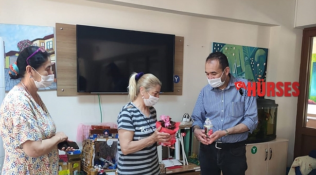 Huzurevindeki anneler unutulmadı