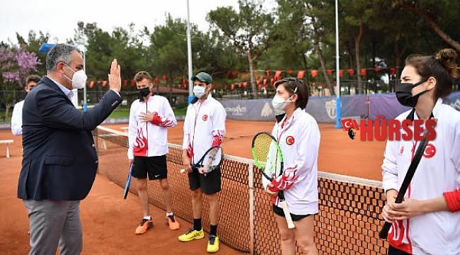 İşitme Engelliler Tenis Milli Takımı HayatPark kortlarında