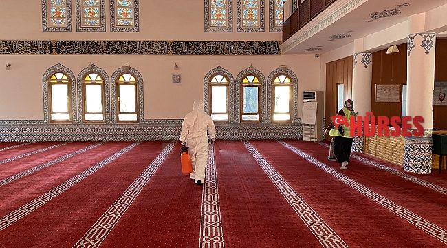 Kaş'ta camilerde bayram temizliği