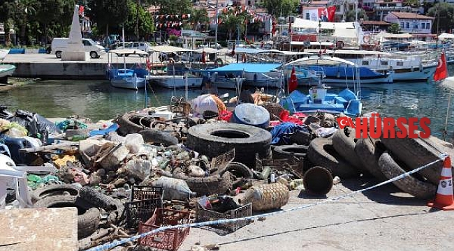 Kaş'ta deniz dibi temizliğinde çıkan atıklar şaşırttı
