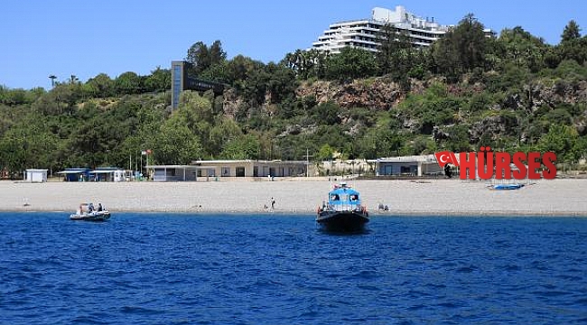 Kısıtlamadan muaf turistlere, denizden 2 dilde koronavirüs uyarısı