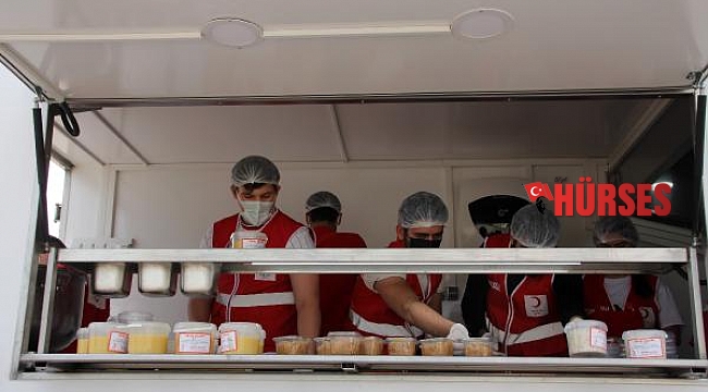 Kızılay'dan ihtiyaç sahiplerine iftar