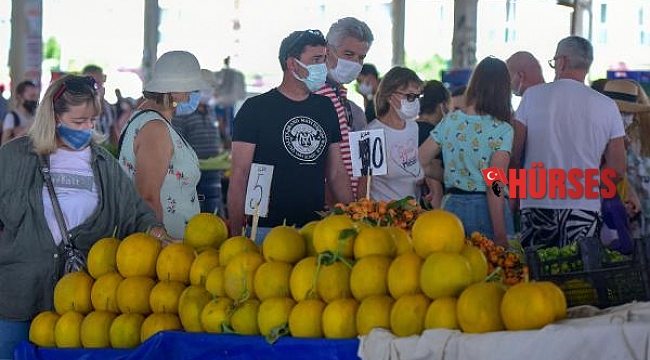 Tam kapanmada son pazar alışverişi hareketliliği