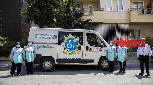Tek başına yaşayan vatandaşların evleri temizleniyor