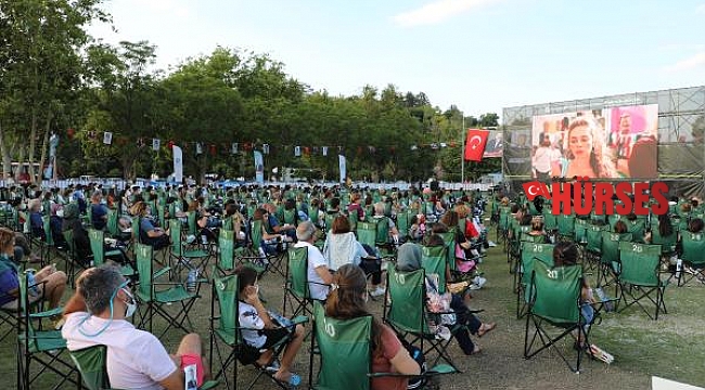 Açık havada sinemaya yoğun ilgi
