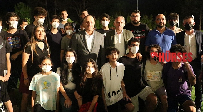 Bakan Çavuşoğlu, Kepez'in sporcularıyla buluştu