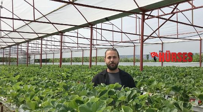 Çiftçiye örnek olmak için sera kurdu
