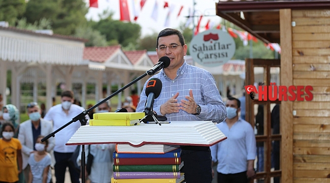 Dokuma Park'a Antalya'nın ilk Sahaflar Çarşısı açıldı