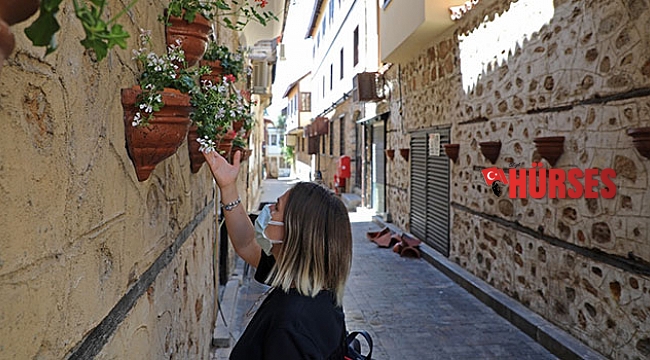 Kaleiçi sokakları sardunya kokacak