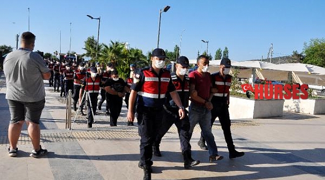 'Kasırga' operasyonunda gözaltına alınan 22 şüpheli adliyede