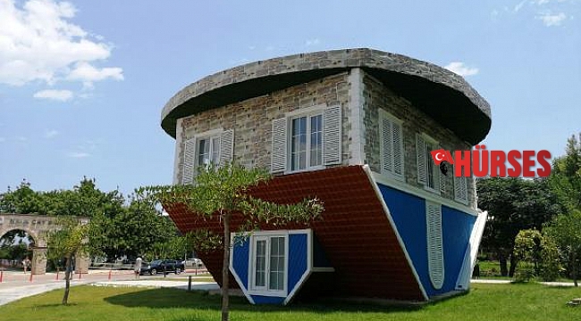 Kemer'deki ters ev ziyarete açıldı