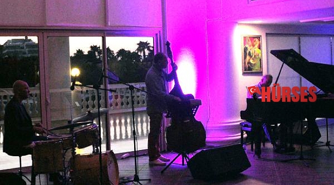 Kerem Görsev: Müzisyenlerin var olma nedeni, müzik çalmak