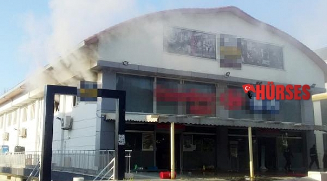 Manavgat'ta zincir market şubesinde yangın