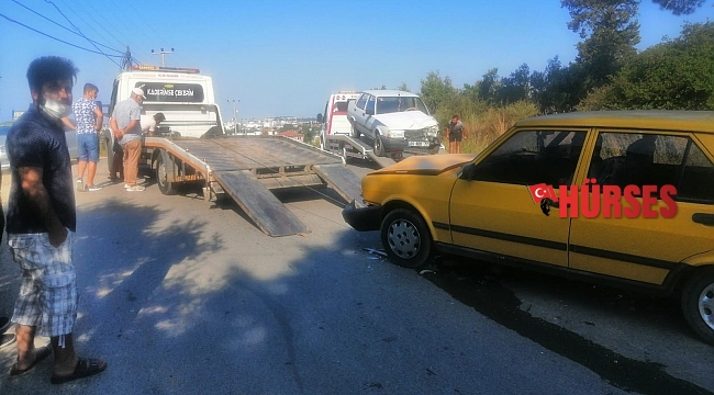 Otomobiller kafa kafaya çarpıştı: 2 yaralı