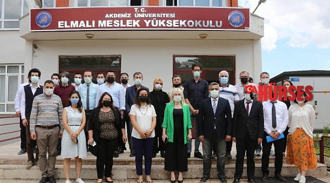 Rektör Özkan, Korkuteli ve Elmalı MYO'larını ziyaret etti