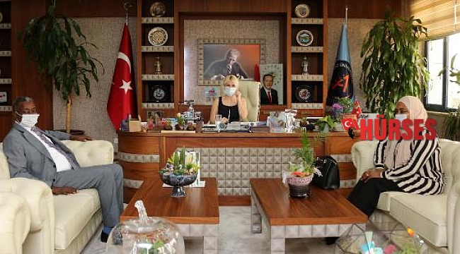 Rektör Özkan'ın Sudanlı konuğu