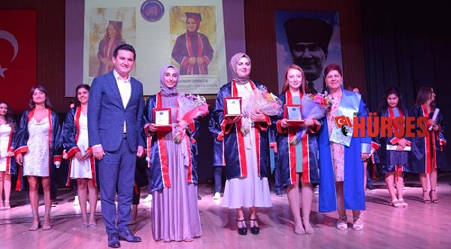 Sağlık Bilimleri Fakültesi ilk mezunlarını verdi