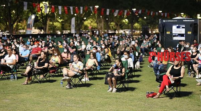 'Sahilde Sinema Var' hem Antalya'da hem de 19 ilçede