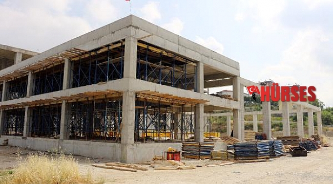 Serik'teki düğün salonu inşaatı tam gaz sürüyor