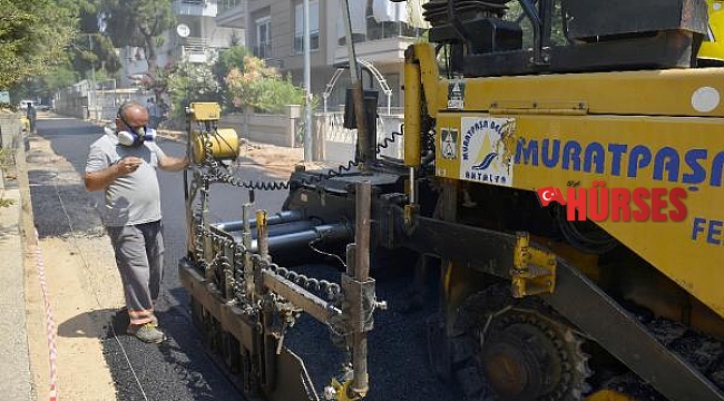 Üçgen'de asfaltlama çalışmaları son sürat
