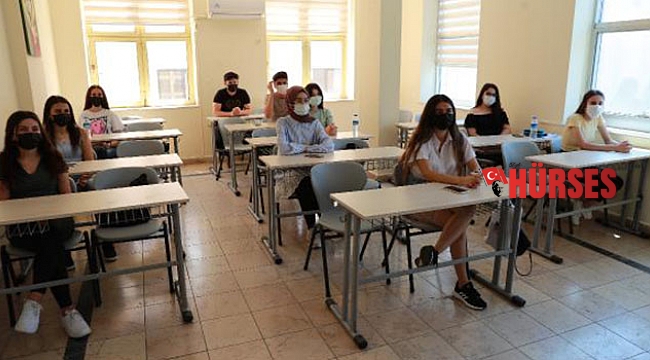 Üniversite sınavına girecek öğrencilere psikolojik destek