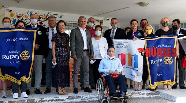 ZİÇEV'in yeni dersliğini Başkan Uysal açtı