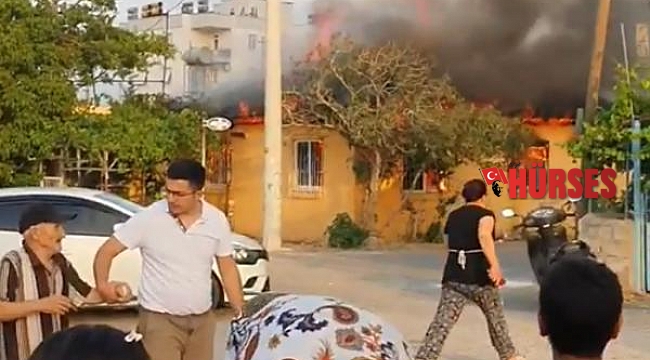 Antalya'da gecekondu, alev alev yandı