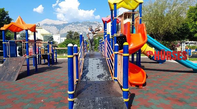 Kemer'de dezenfekte çalışmaları devam ediyor