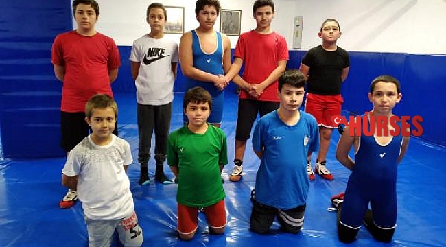 Manavgat Belediyesi'nden genç pehlivanlara güreş kursu