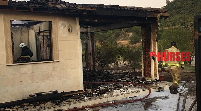 Adrasan&#039;da yanan ev kullanılamaz hale geldi