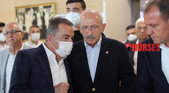 Başkan Böcek CHP'li Büyükşehir Belediye Başkanları Toplantısı'nda