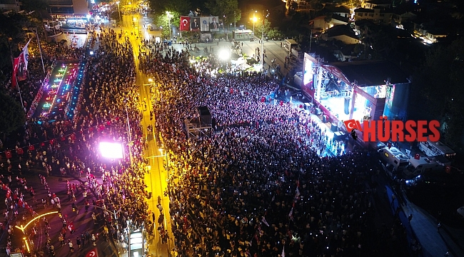 Edis ve Ali Altay şarkılarıyla bayrama renk kattı