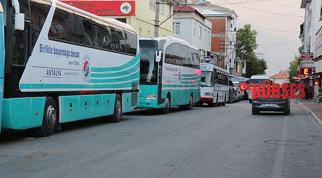 Gündoğmuş'ta ilçe merkezine yaklaşan alevler kontrol altına alındı