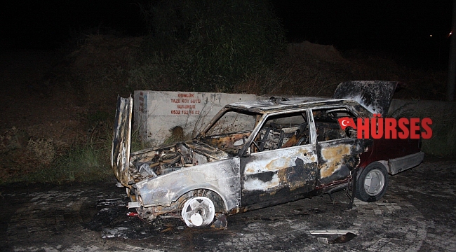 Hareket halindeki otomobil bir anda alev topuna döndü