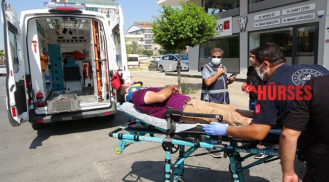 Kasksız motosiklet sürücüsünün ölümden döndüğü anlar kamerada