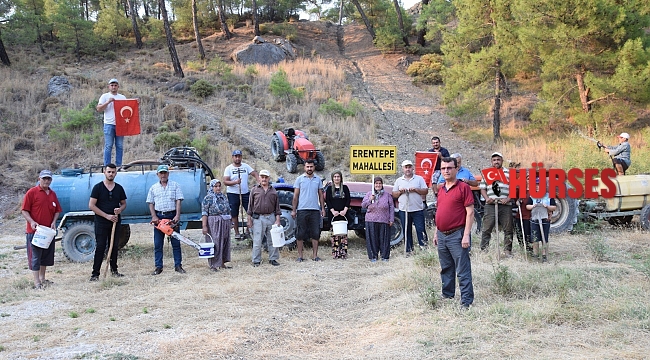 Kimliğini göstermeyenlerin mahalleye girmesine izin vermiyorlar