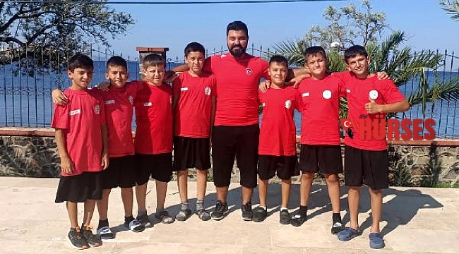 Milli takıma güreşçi yetiştiriyorlar