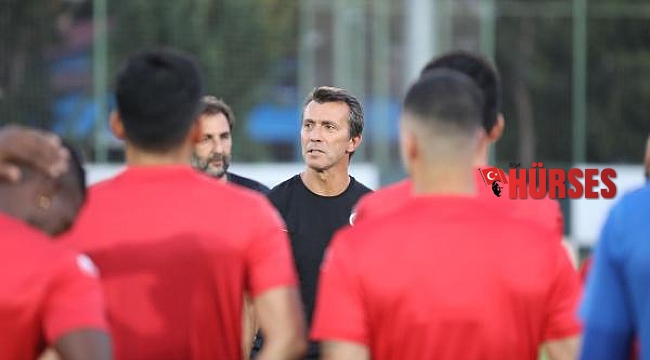 Aytemiz Alanyaspor, Bülent Korkmaz gözetiminde ilk idmanını yaptı