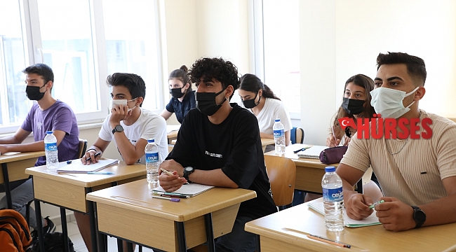Büyükşehir'in üniversite hazırlık kursları ilgi görüyor