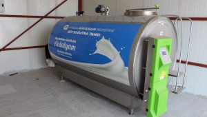 Döşemealtılı besicilere süt tankı hibe edildi